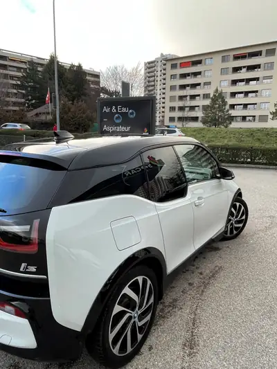 BMW i3s 120Ah — Citadine électrique performante, 31 900 km seulement — Außenansicht
