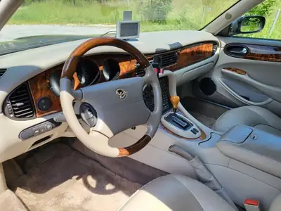 Daimler V8 4.0 S/C — Berline de prestige, 363 ch et luxe intemporel — intérieur