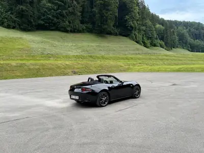 Mazda MX-5 2.0 Revolution — Le roadster sportif de référence, 32 800 km seulement — detail