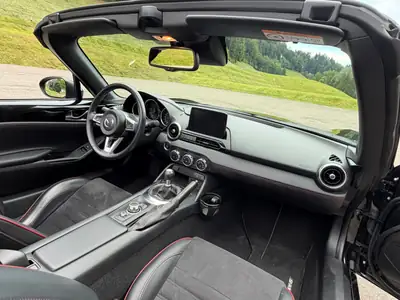 Mazda MX-5 2.0 Revolution — Le roadster sportif de référence, 32 800 km seulement — Thumbnail 12