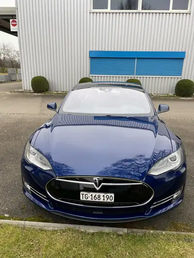 Tesla Model S 85 — Berline électrique haute performance, 388 ch, garantie jusqu'en 2024 — Seitenansicht