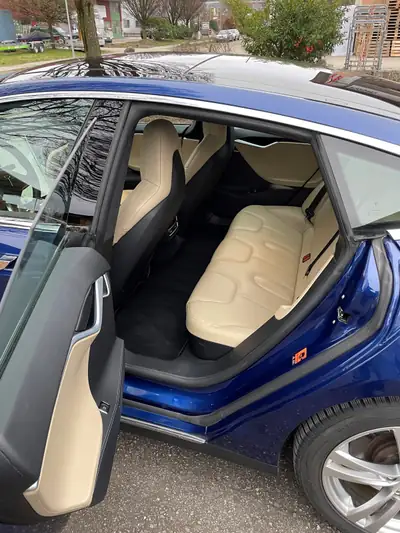 Tesla Model S 85 — Berline électrique haute performance, 388 ch, garantie jusqu'en 2024 — Detail