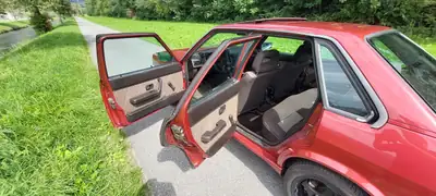 Audi 90 Quattro Typ 85 — Légende Quattro de 1985, statut Véhicule de Collection — Miniature 14