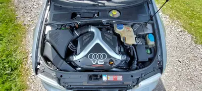 Audi RS4 Avant quattro 2001 — Le break sportif de référence, 380 ch authentiques — Miniatura 8