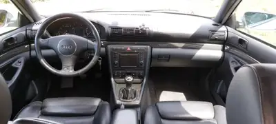 Audi RS4 Avant quattro 2001 — Le break sportif de référence, 380 ch authentiques — Miniatura 14