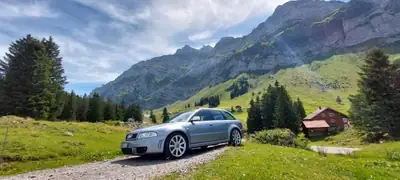 Audi RS4 Avant quattro 2001 — Le break sportif de référence, 380 ch authentiques — Miniatura 17