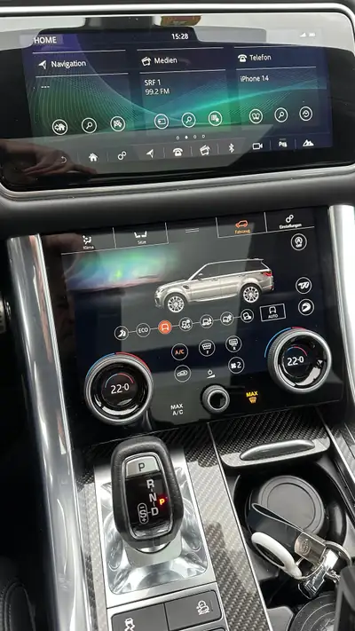 Land Rover Range Rover Sport SVR V8 5.0 Suralimenté — Performance extrême et luxe britannique — Thumbnail 10