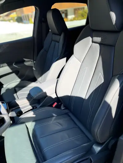 Audi Q4 Sportback e-tron 50 quattro — SUV électrique premium, 18'000 km seulement — Heckansicht