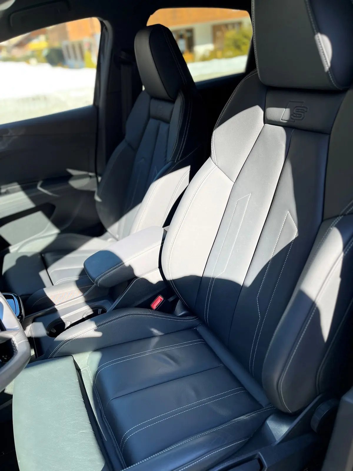 Audi Q4 e-tron 2022 occasion Gstaad — 3