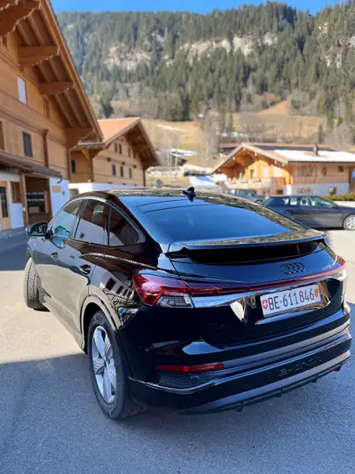 Audi Q4 Sportback e-tron 50 quattro — SUV électrique premium, 18'000 km seulement — Armaturenbrett