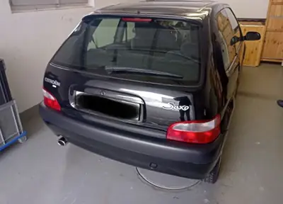 Citroën Saxo 1.6i 16V VTS Black — Sportive compacte millésime 2000, état impeccable — intérieur