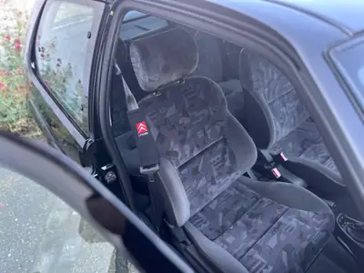 Citroën Saxo 1.6i 16V VTS Black — Sportive compacte millésime 2000, état impeccable — Miniature 12