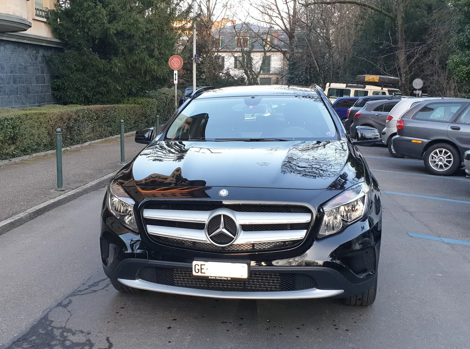Mercedes-Benz GLA 250 4Matic — SUV compact premium, 26 000 km seulement — vue extérieure