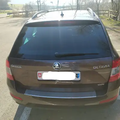 Skoda Octavia Combi 2.0 TDI 4x4 — Polyvalence robuste et moteur performant — cruscotto