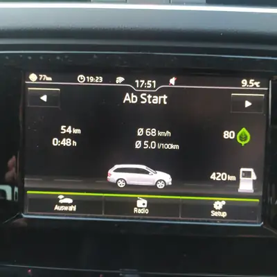 Skoda Octavia Combi 2.0 TDI 4x4 — Polyvalence robuste et moteur performant — Miniatura 8