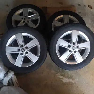 Skoda Octavia Combi 2.0 TDI 4x4 — Polyvalence robuste et moteur performant — Miniatura 10