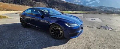 Tesla Model S Plaid 2022 — 1271 ch, performances extrêmes, 20 000 km seulement — côté