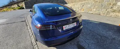 Tesla Model S Plaid 2022 — 1271 ch, performances extrêmes, 20 000 km seulement — Miniature 9