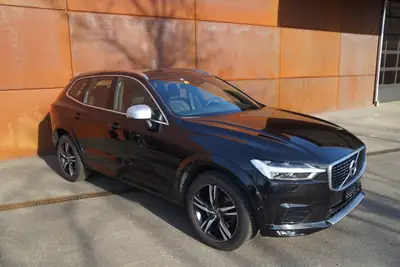 Volvo XC60 D4 AWD R-Design — SUV premium diesel, 4x4 intégral et design affirmé — Thumbnail 9