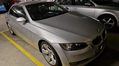 BMW 325d Cabriolet Steptronic — Cabriolet diesel élégant, mécanique impeccable — détail