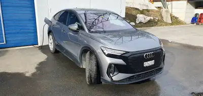 Audi Q4 Sportback e-tron 50 quattro — SUV électrique premium, 25 000 km seulement — Innenraum