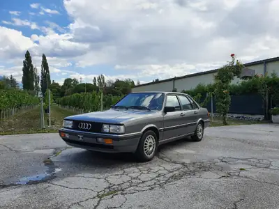 Audi 90 Quattro 1986 — Berline sportive 4x4 légendaire, 240000 km — vue extérieure