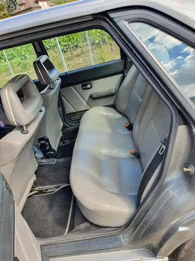 Audi 90 Quattro 1986 — Berline sportive 4x4 légendaire, 240000 km — détail