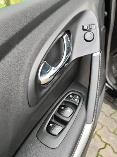 Renault Kadjar 1.6 dCi Bose 4x4 — SUV robuste, transmission intégrale, finition premium — Miniatur 12