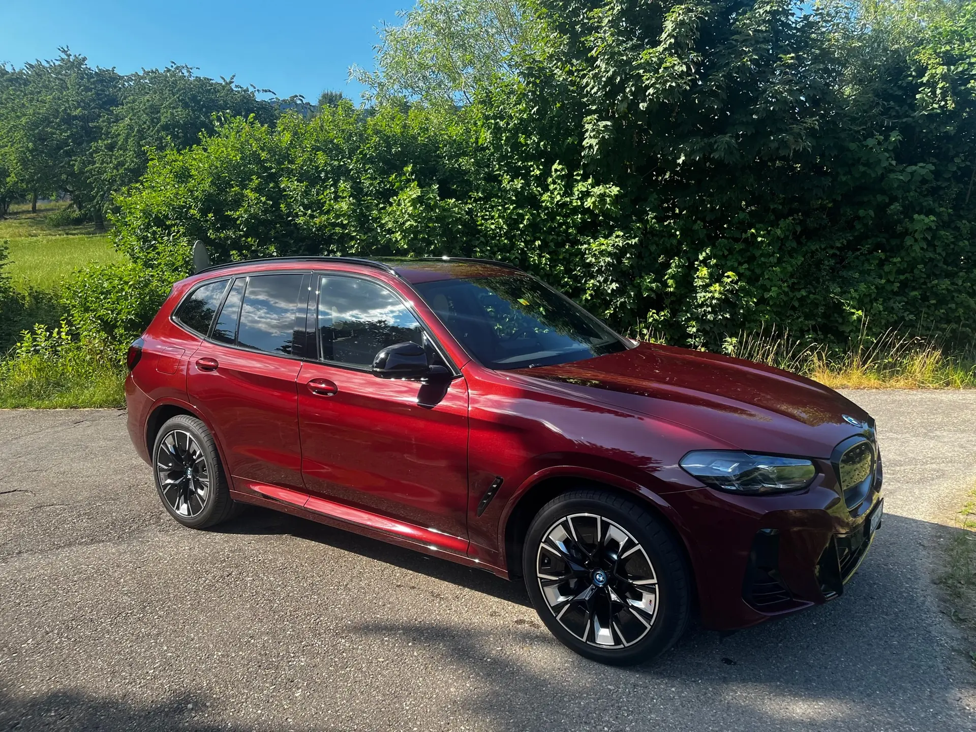 BMW iX3 Impressive — SUV électrique premium, 286 ch et design distinctif