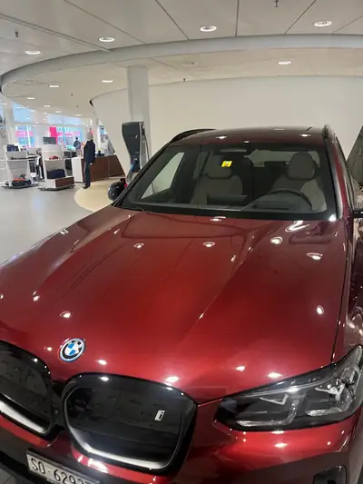 BMW iX3 Impressive — SUV électrique premium, 286 ch et design distinctif — Thumbnail 9