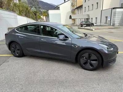 Tesla Model 3 Long Range Dual Motor AWD — Performance électrique 476 ch, 66'000 km — côté