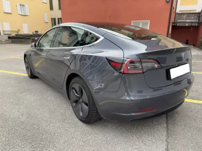 Tesla Model 3 Long Range Dual Motor AWD — Performance électrique 476 ch, 66'000 km — tableau de bord