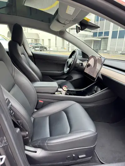 Tesla Model 3 Long Range Dual Motor AWD — Performance électrique 476 ch, 66'000 km — Miniature 10