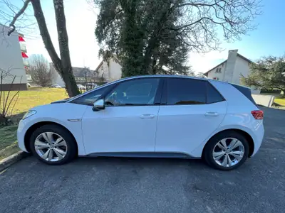 VW ID.3 Pro Performance 58kWh — Électrique révolutionnaire, 49 000 km seulement — interni