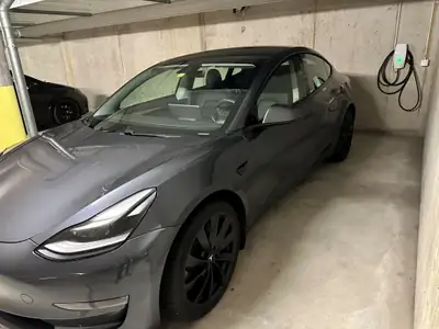 Tesla Model 3 2021 — Berline électrique performante, 76 000 km, garantie usine — vue extérieure