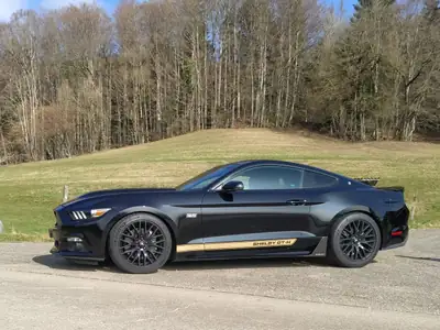 Ford Mustang Shelby GT-H 5.0 V8 — Légende Hertz authentique, 45'000 km seulement — fianco
