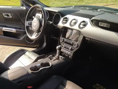 Ford Mustang Shelby GT-H 5.0 V8 — Légende Hertz authentique, 45'000 km seulement — Miniatura 8