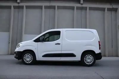 Opel Combo-e Cargo Essentia — Utilitaire électrique compact, 60'000 km seulement — cruscotto