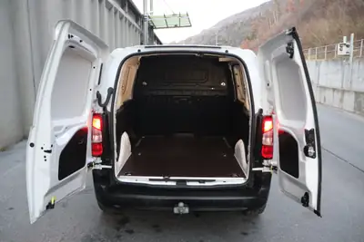 Opel Combo-e Cargo Essentia — Utilitaire électrique compact, 60'000 km seulement — Miniatura 10