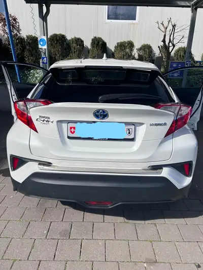 Toyota C-HR 1.8 HSD Premium — SUV Compact Hybride, Économique et Fiable — detail