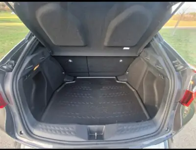 Toyota C-HR 1.8 HSD Premium — SUV Compact Hybride, Économique et Fiable — Thumbnail 7