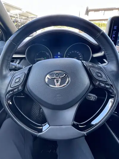 Toyota C-HR 1.8 HSD Premium — SUV Compact Hybride, Économique et Fiable — Thumbnail 14