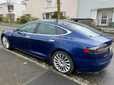 Tesla Model S 70 D — Berline électrique 7 places, Supercharging gratuit à vie — fianco