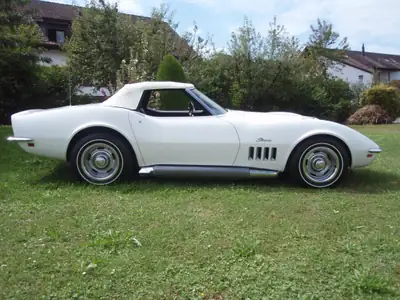Chevrolet Corvette L36 427 — Cabriolet américain de légende, restauration complète — dettaglio