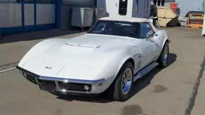 Chevrolet Corvette L36 427 — Cabriolet américain de légende, restauration complète — cruscotto