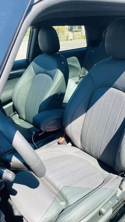 MINI Cooper SE 2022 — Électrique performant, 5900 km seulement — Innenraum