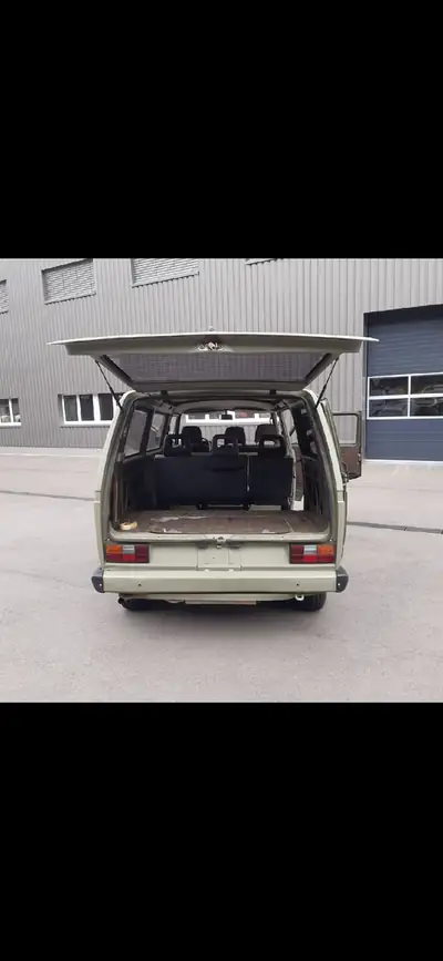 VW T3 Typ 2 — L'authentique bus Volkswagen des années 1980, histoire et charme préservés — Miniatur 9