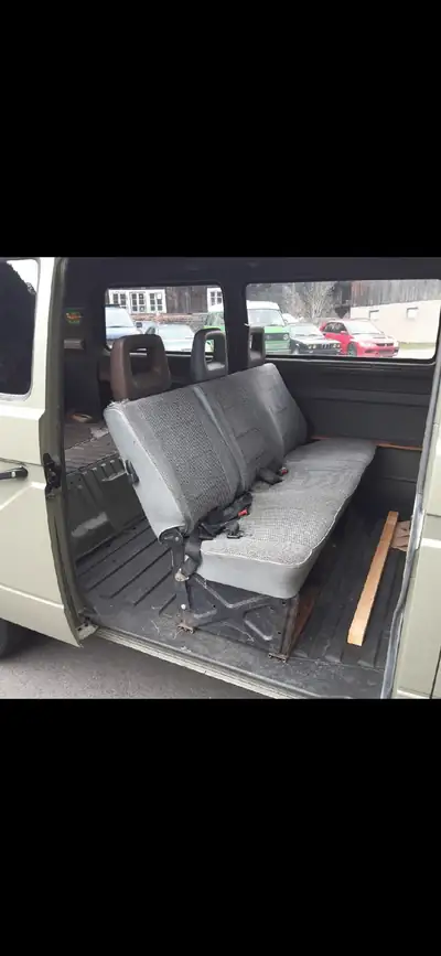 VW T3 Typ 2 — L'authentique bus Volkswagen des années 1980, histoire et charme préservés — Miniatur 10