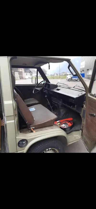 VW T3 Typ 2 — L'authentique bus Volkswagen des années 1980, histoire et charme préservés — Miniatur 11