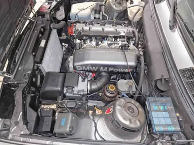 BMW M3 Cecotto Swiss 1990 — Légende rare et performante, 1 sur 50 — Miniature 11